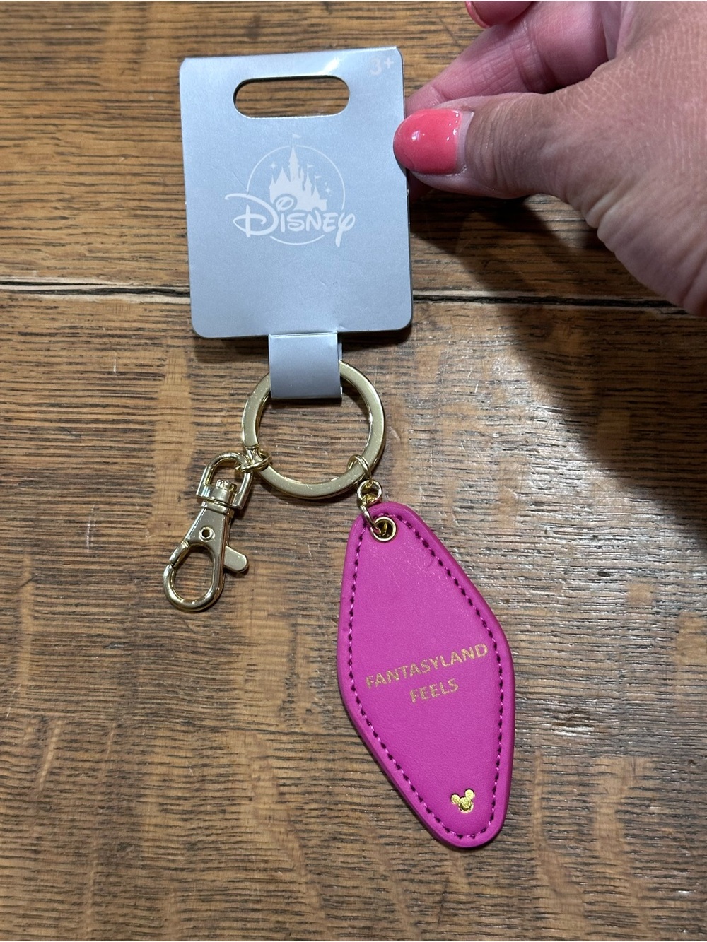 Disney NWT‎ PINK collection Fantasyland feels Gold & Pink Motel-Tag Keychain